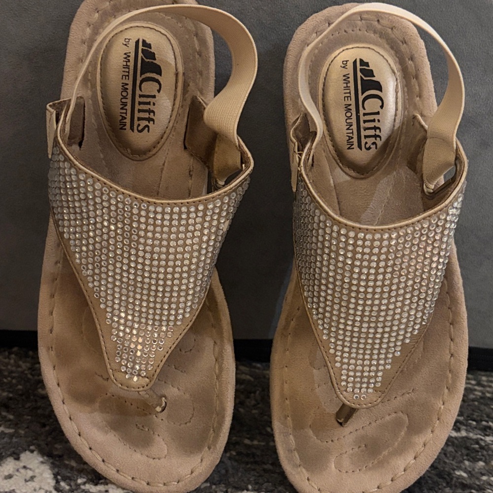 Cliffs by White Mountain Sparkling Beige Sandals